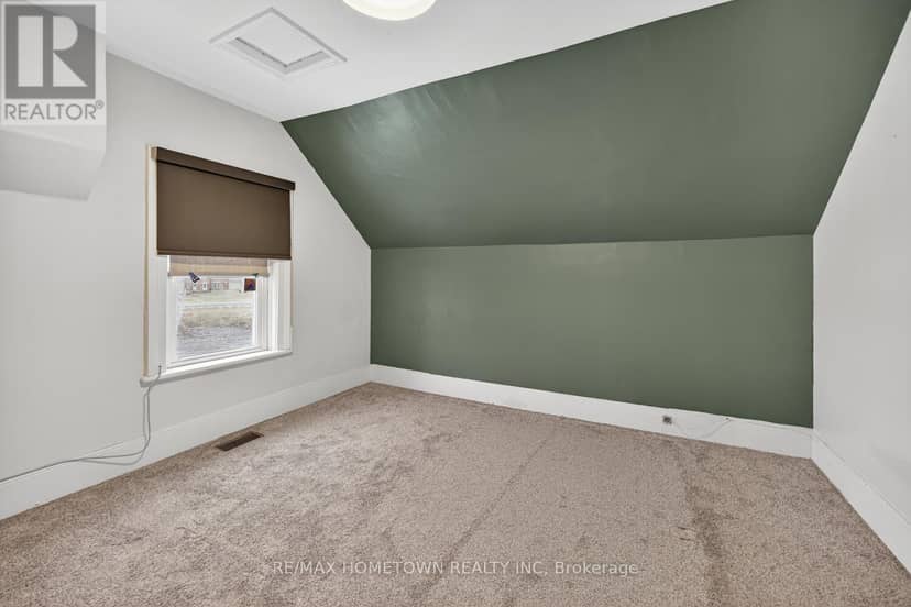 2178 Dundas Street E — photo 23 of 35