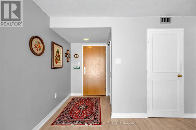 202 - 35 Church Street — photo 2 of 26
