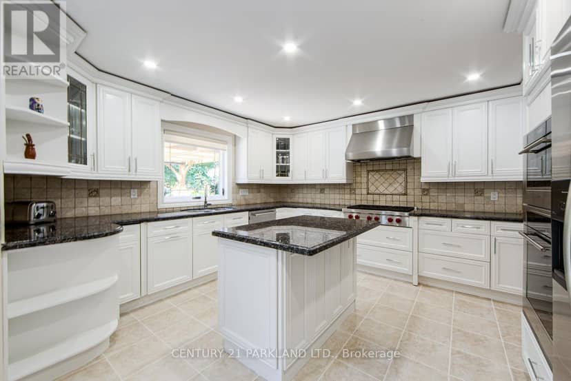 112 Strathearn Avenue — photo 11 of 40