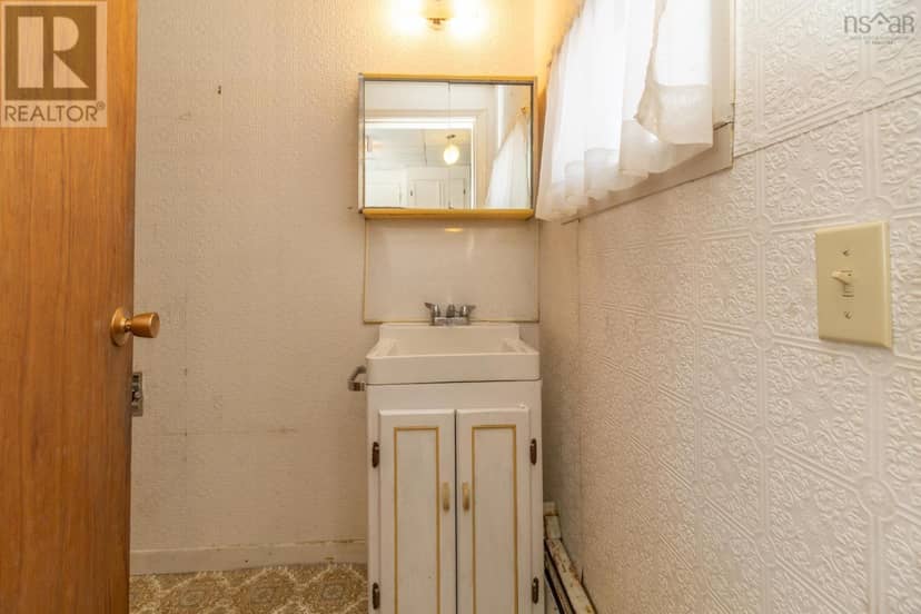 48 Albert Street — photo 12 of 31