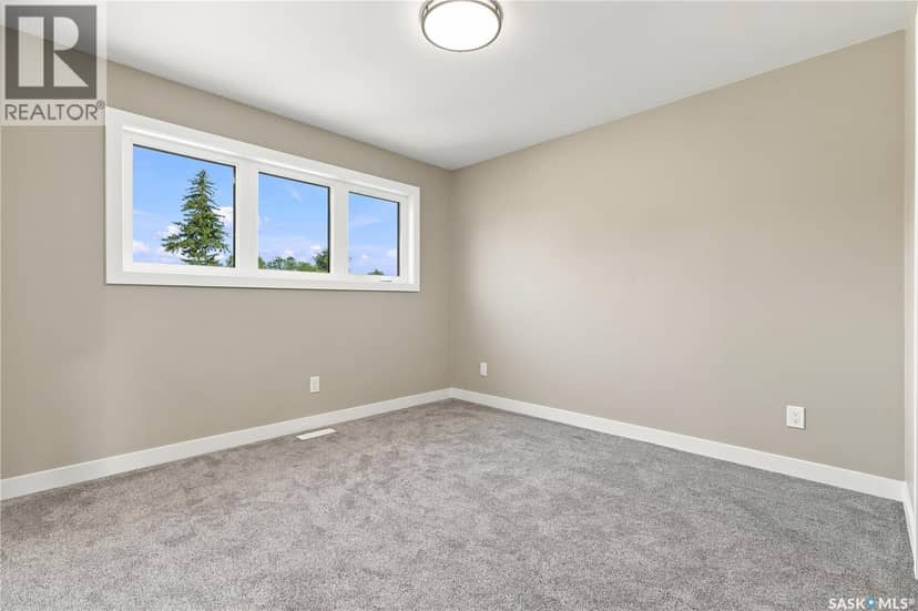 1314 Connaught Avenue — photo 32 of 40