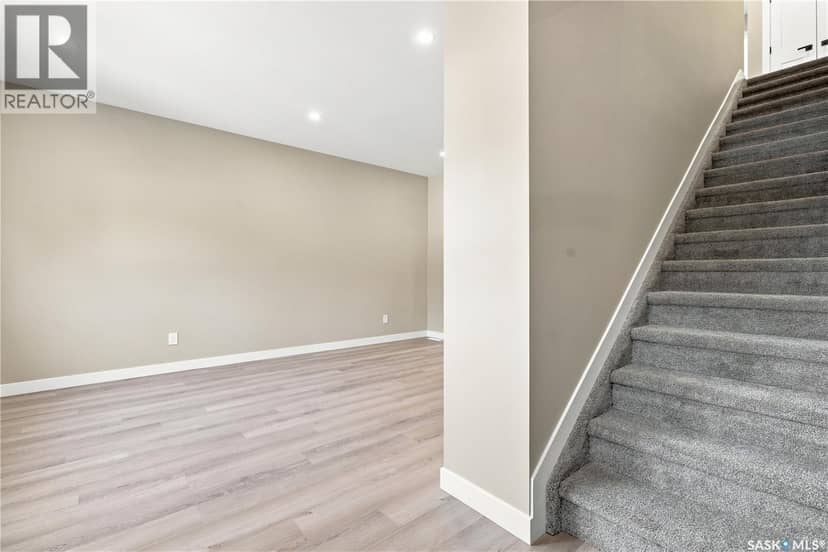 1314 Connaught Avenue — photo 5 of 40