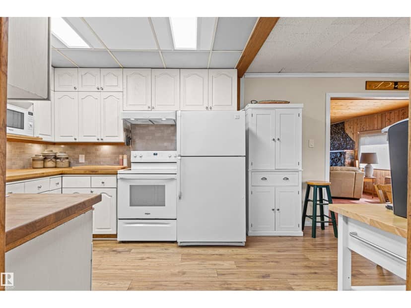 425 1 AV S — photo 10 of 40