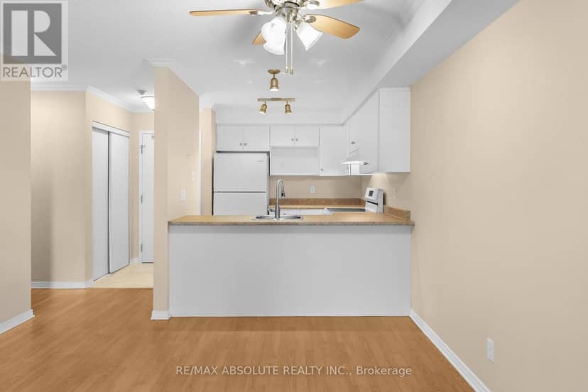 107 - 16 Sheffield Street — photo 11 of 25