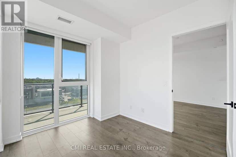 801 - 5 Defries Street — photo 14 of 32