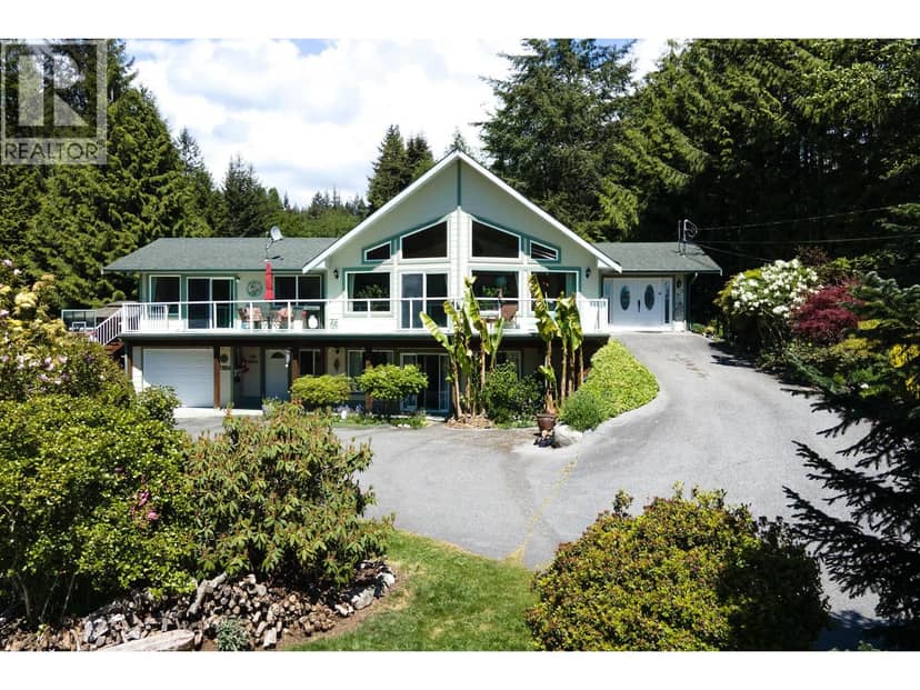 2556 LOWER ROAD, Roberts Creek