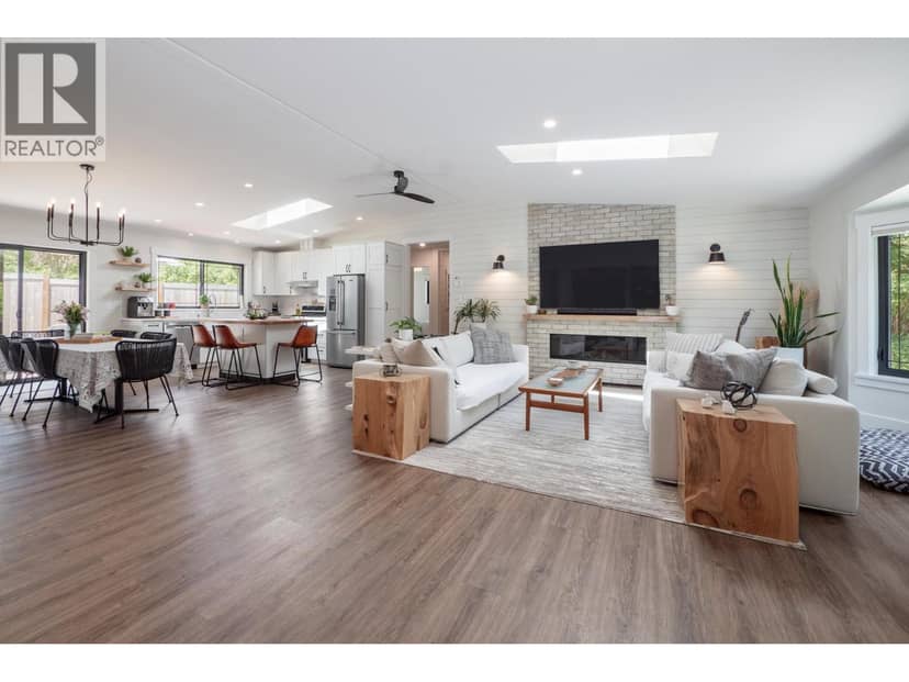655 DOUGALL ROAD, Gibsons