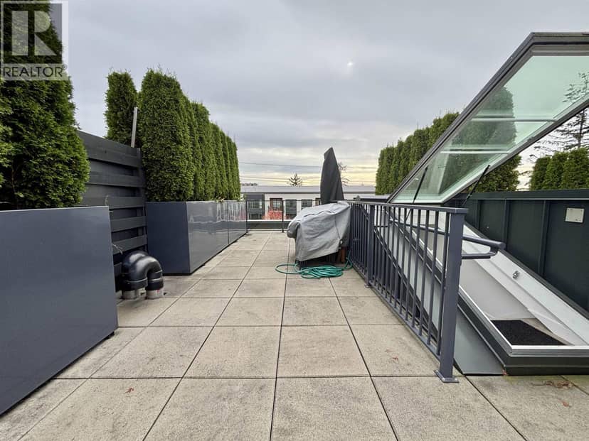 3 720 3RD EAST STREET, North Vancouver, photo 2