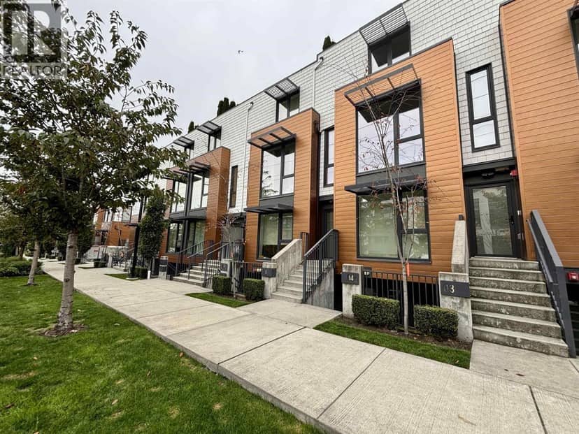 3 720 3RD EAST STREET, North Vancouver