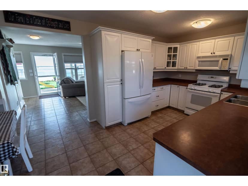 5309 51 AV — photo 34 of 40