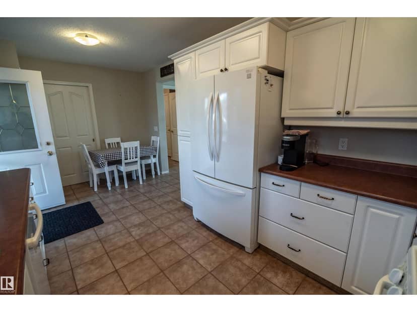 5309 51 AV — photo 36 of 40