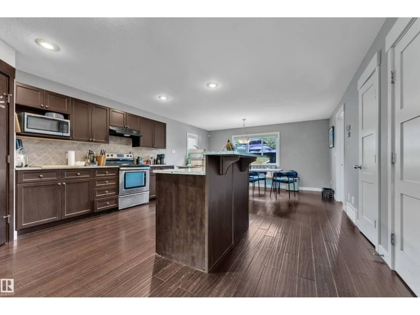 11929 63 Street NW — photo 10 of 40