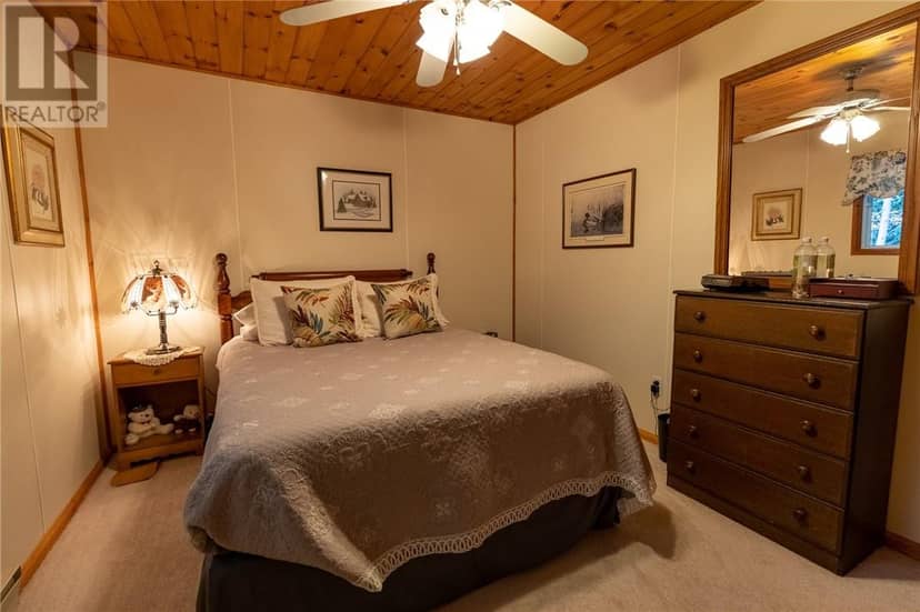 75 Holmes Street — photo 21 of 40