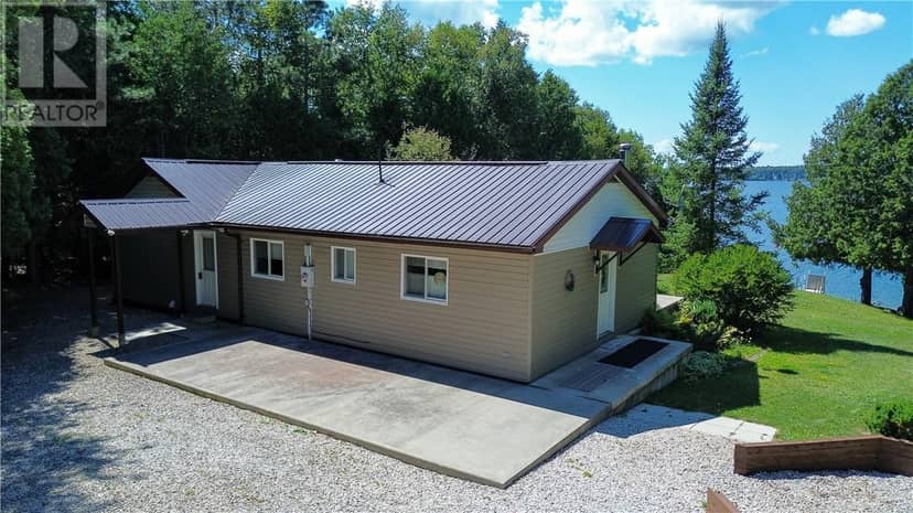75 Holmes Street, Spring Bay, Manitoulin Island, photo 2