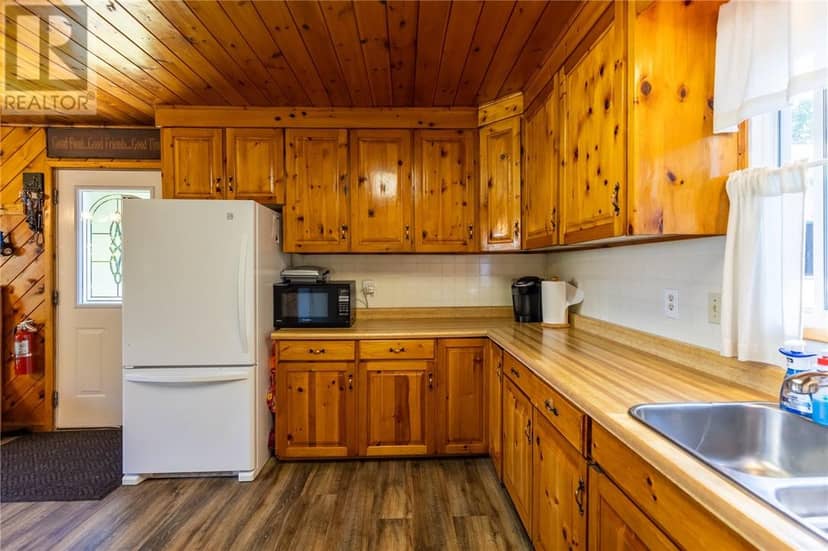 75 Holmes Street, Spring Bay, Manitoulin Island, photo 8