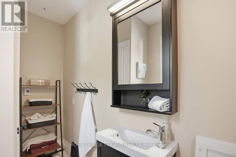 574 Princess Avenue — photo 16 of 40
