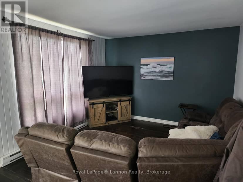 94 Lakeview Drive, Terrace Bay, photo 2