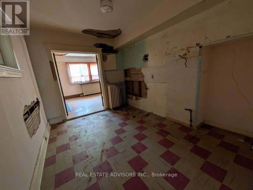 61 Greensides Avenue — photo 14 of 23