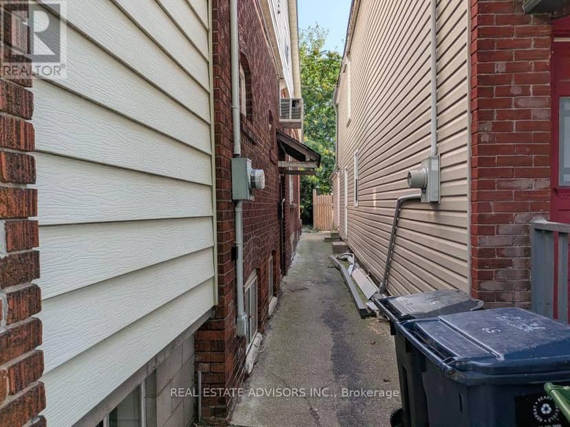 61 Greensides Avenue, Toronto, photo 2