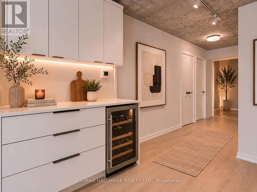 707 - 5 Soudan Avenue — photo 12 of 20