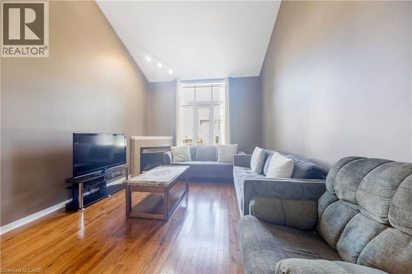 82 MILNER DOWNS Crescent — photo 10 of 40