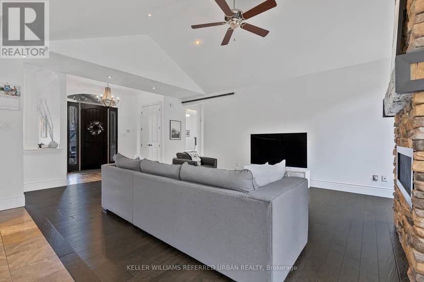 25 Heron Boulevard, Springwater, photo 8