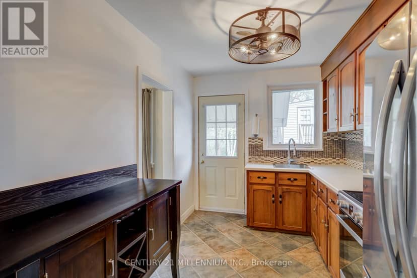 78 York Road — photo 13 of 40