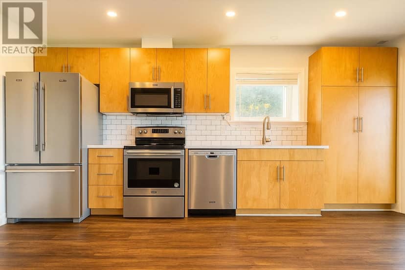 253 Shore Road — photo 9 of 39