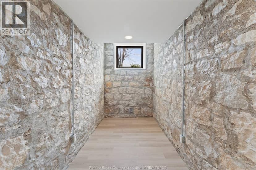247 BROCK STREET Unit# 101 — photo 33 of 40