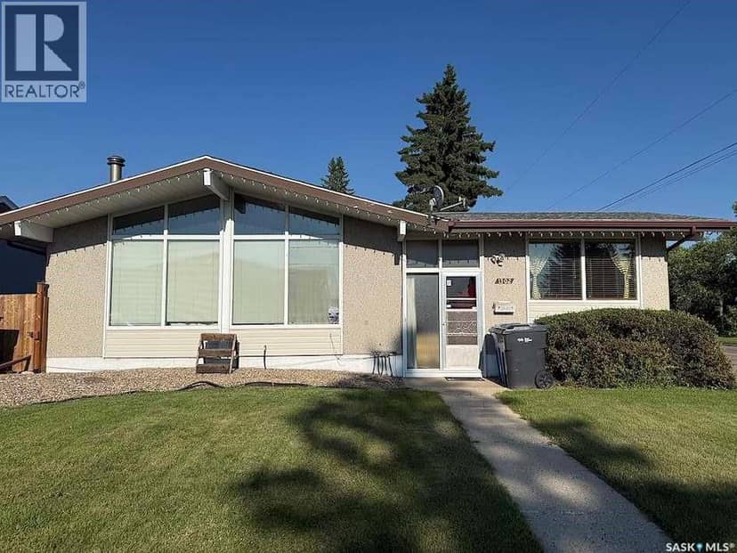 1302 112th STREET, North Battleford