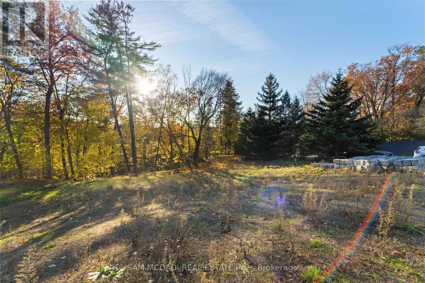 1470 Pinetree Crescent — photo 30 of 38