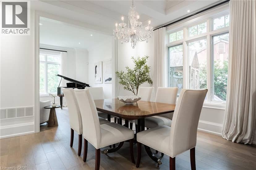 2458 MEADOWOOD Crescent — photo 8 of 40