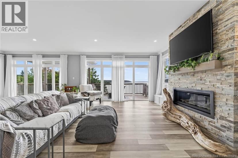 538 Shore Road — photo 3 of 40