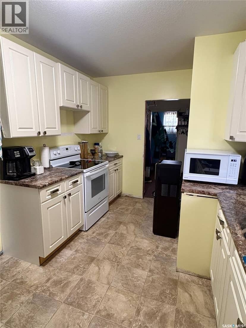 49 14th AVENUE SE, Swift Current, photo 6