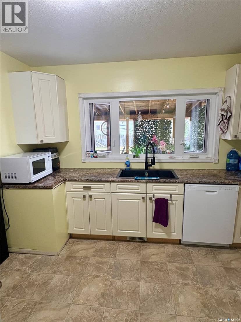 49 14th AVENUE SE, Swift Current, photo 7
