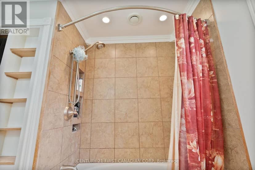 327 Everglade Crescent — photo 20 of 40