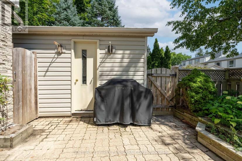 327 Everglade Crescent — photo 34 of 40