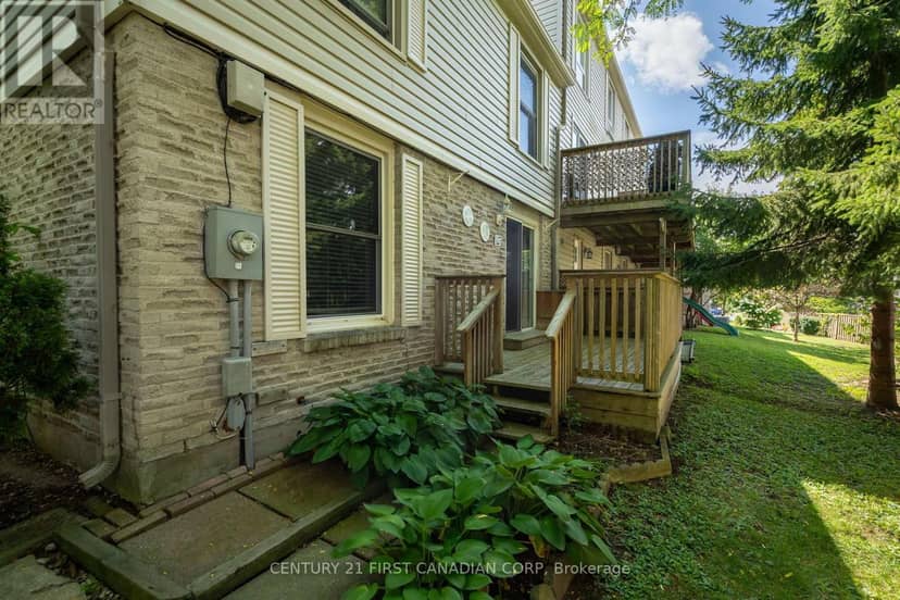327 Everglade Crescent — photo 38 of 40