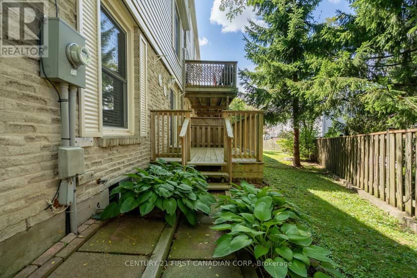 327 Everglade Crescent — photo 39 of 40