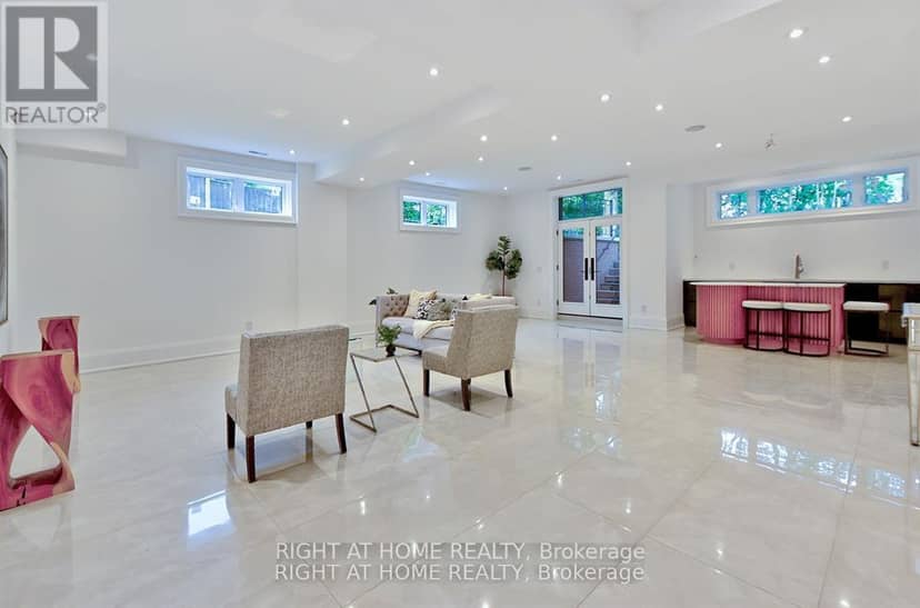 27 Hurlingham Crescent — photo 38 of 40
