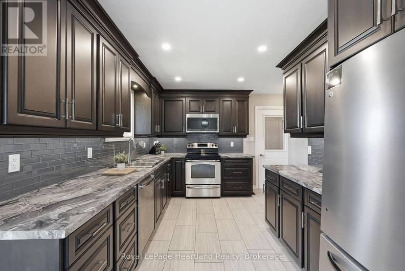 25 Vincent Street — photo 10 of 40