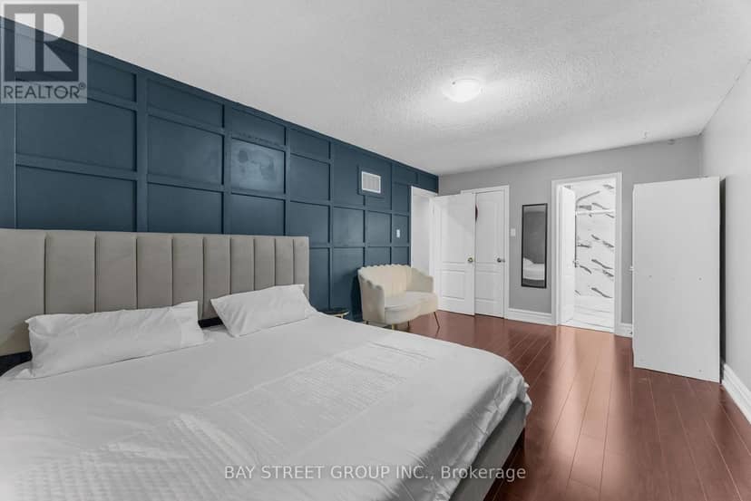 34 Lamp Crescent — photo 19 of 38