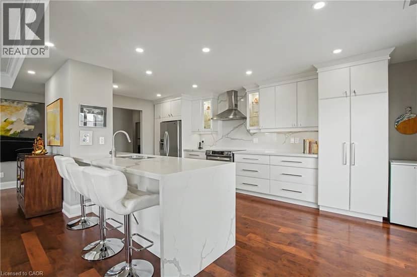 1477 LAKESHORE Road Unit# 701 — photo 16 of 38