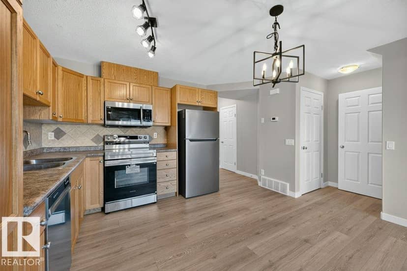 #26 2816 34 AV NW — photo 11 of 40
