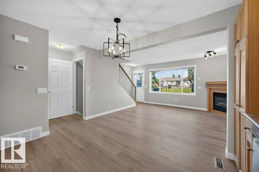 #26 2816 34 AV NW — photo 12 of 40