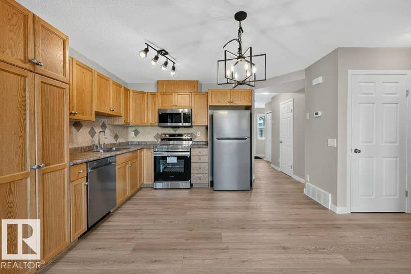 #26 2816 34 AV NW — photo 9 of 40