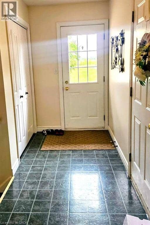 32 ST LADISLAUS Street — photo 3 of 23