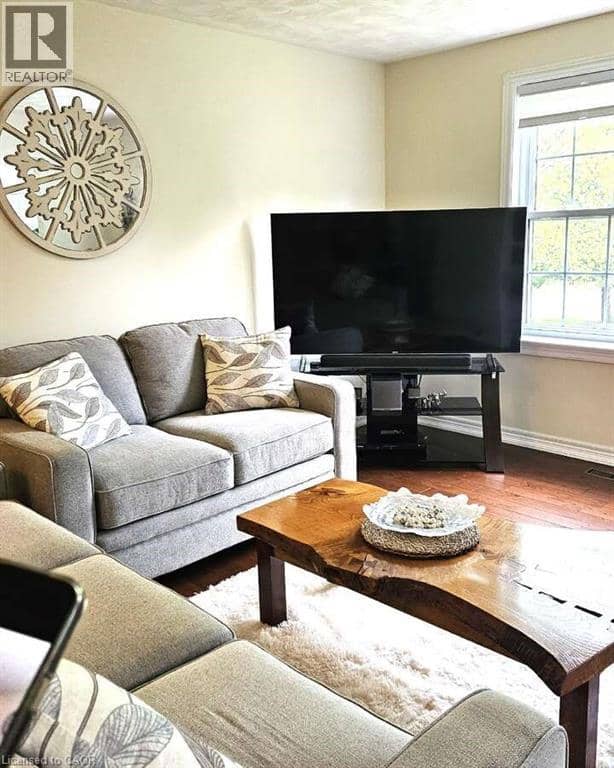 32 ST LADISLAUS Street — photo 4 of 23