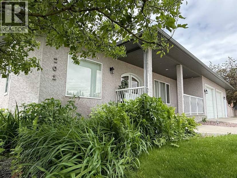 201 Aspen Way, Vulcan, photo 3