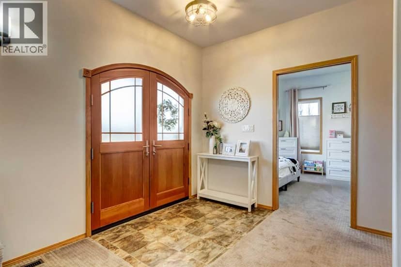 201 Aspen Way, Vulcan, photo 7